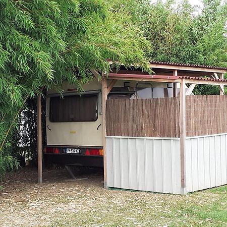 Maison D'Hotes Afrika Du Queyroux Ginestet Екстер'єр фото